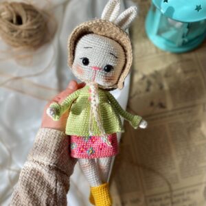 Rabbit-laura-amigurumi-pattern