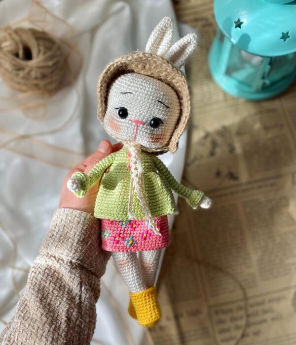 Rabbit-laura-amigurumi-pattern